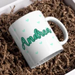 taza corazones verdes +nombre
