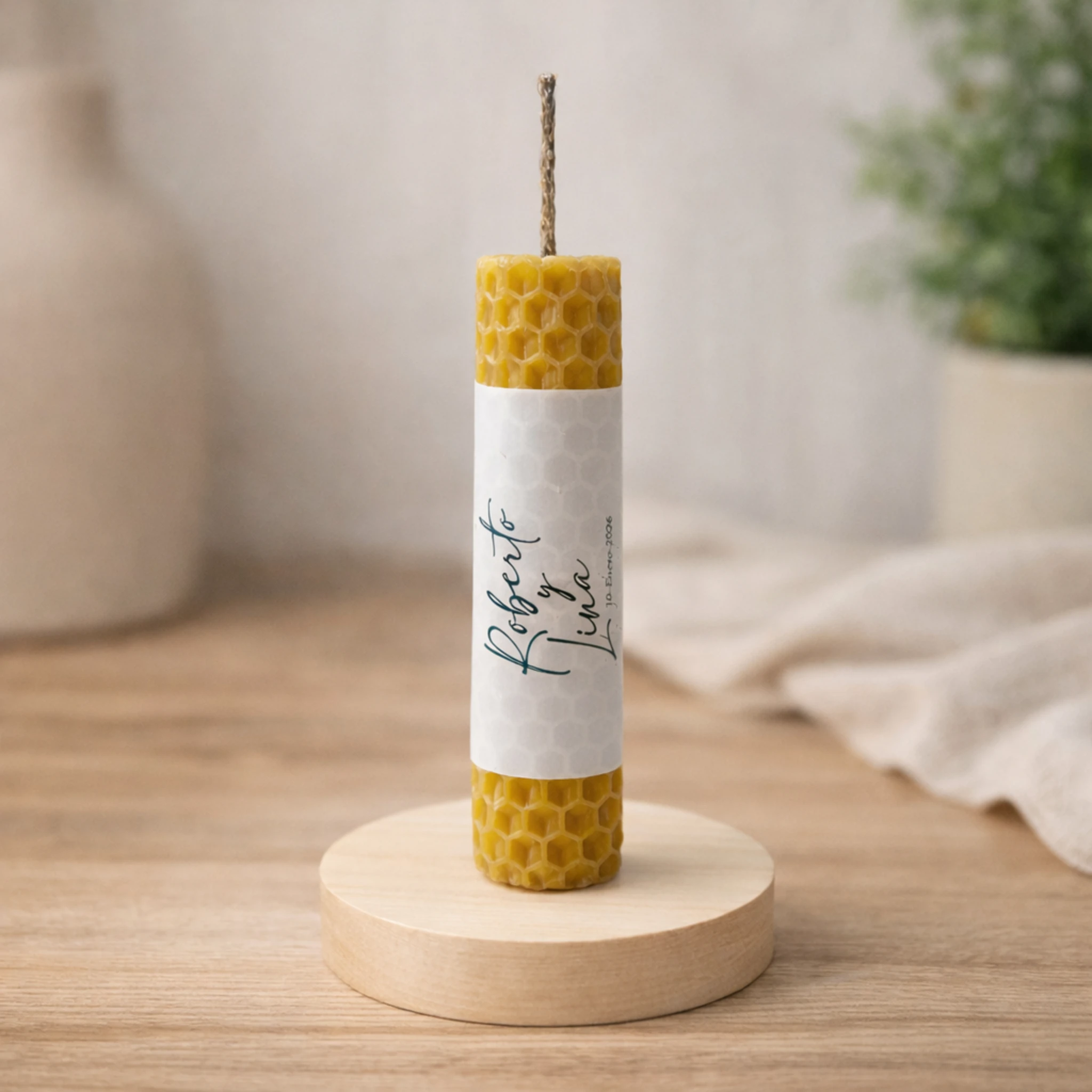 Vela cera de abeja artesanal para boda 10x2cm | Cursiva M