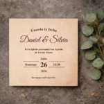 Invitación de boda cuadrada con diseño versátil