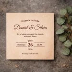 Invitación de boda cuadrada con calendario diseño cursiva rústica