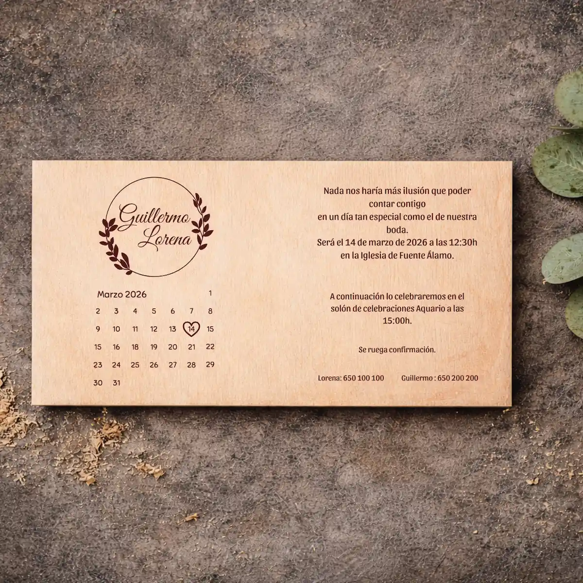 Invitación de boda rectangular con calendario diseño hojas cursiva