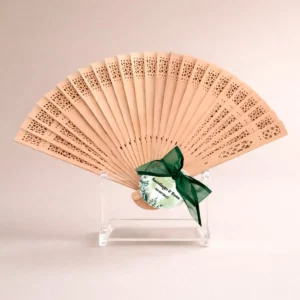Abanico madera con borla boda cranberry