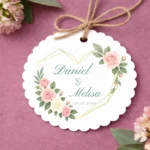 Etiqueta festoneada personalizada para boda, diseño Corazón