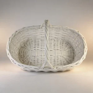 Cesta blanca de mimbre bautizo