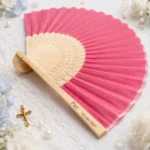 Abanico de bambú fino fucsia personalizado de comunión, diseño Tipogr merienda