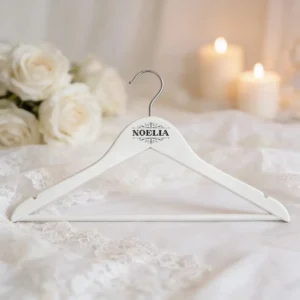 Percha madera blanca boda
