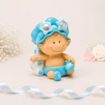 Figura tarta hucha bebé gorro estrellas azules de bautizo