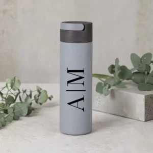 Botella gris 450ml boda iniciales