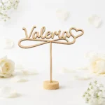 Cake topper con nombre madera corazon
