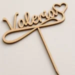 Cake topper con nombre madera corazon – foto 3