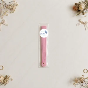 Abanico madera rosa barnizado personalizado de bautizo, diseño Huellas niño