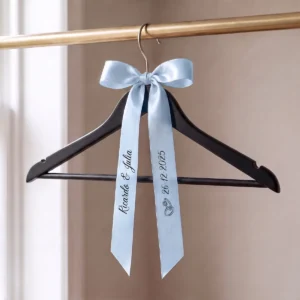 Percha negra boda elegance azul
