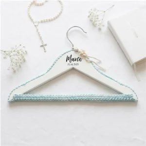 Percha madera blanca comunión cursiva negrita